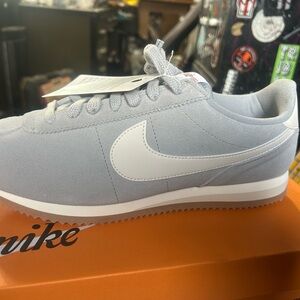 Nike Cortez Men's Light Gray and White Sneakers